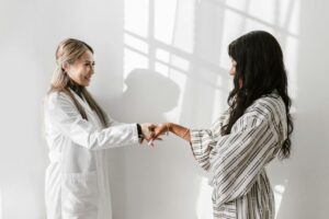 医師と患者のカウンセリング