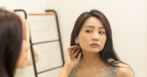 [mirror_selfcheck] 鏡で目の下チェック・肌悩み（人物有）